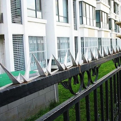 Iron Wire Wall Razor Spikes For Garden Fence 3*0.2*0.15m